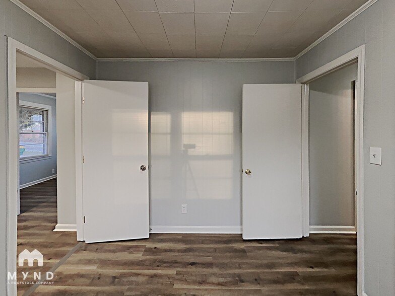 Building Photo - 4789 Courtney Dr