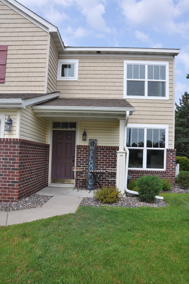 Building Photo - 9641 Linden Ln N