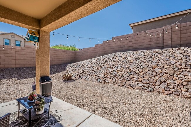 Building Photo - Modern Comfort Meets Smart Living in Vail!