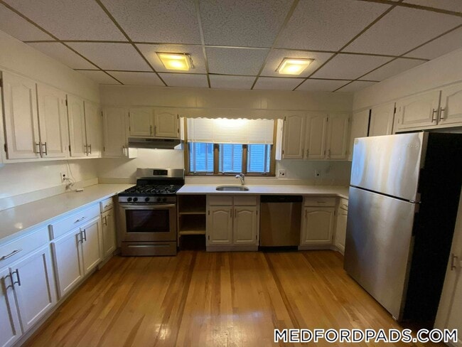 Building Photo - 60 Pinkert St