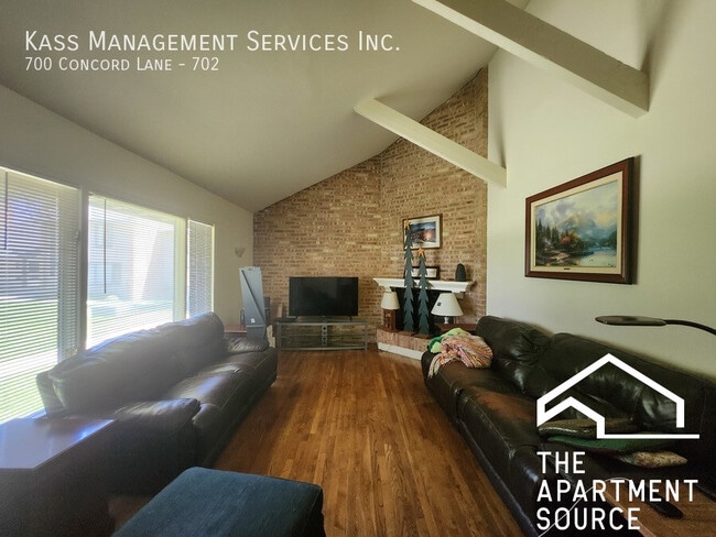 Building Photo - 700 Concord Ln