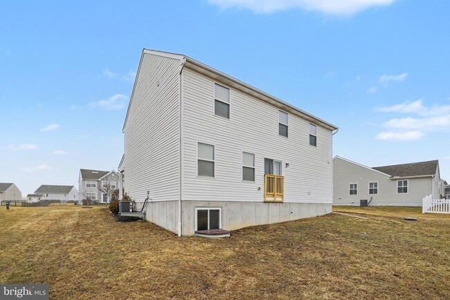 Building Photo - 27 E Imperial Dr