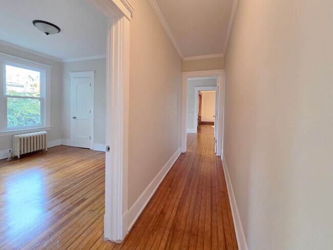 Building Photo - 302 Lexington Ave