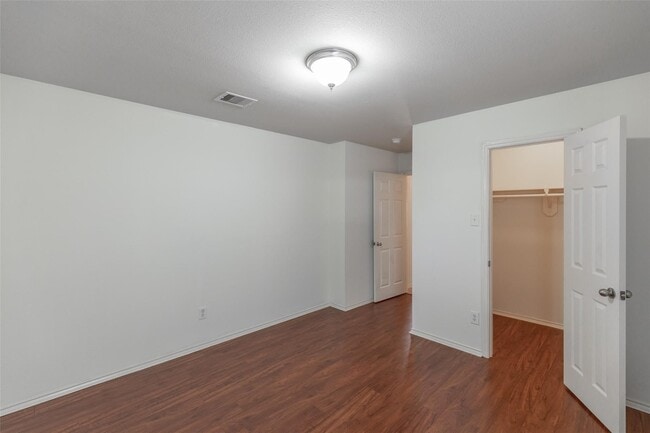 Building Photo - 11712 Logan Ridge Dr