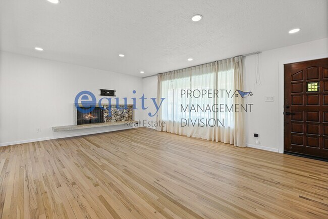Building Photo - 8894 S 540 E