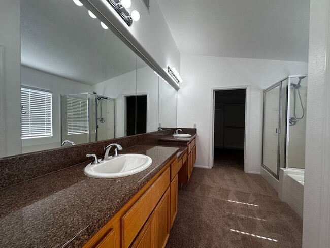 Building Photo - Situated In a Quiet Community Of Santa Cla...