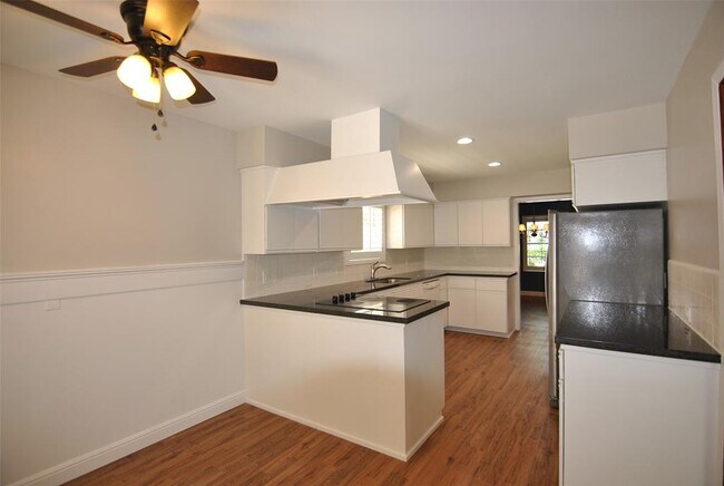Building Photo - 3519 Latma Dr