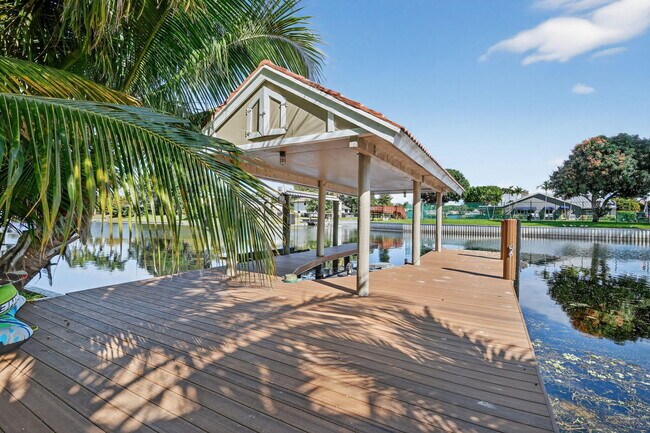 Building Photo - 937 SW 34th Ct