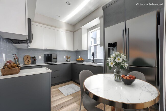 Building Photo - Stunning 4-bedroom, 4-bathroom tri-level t...
