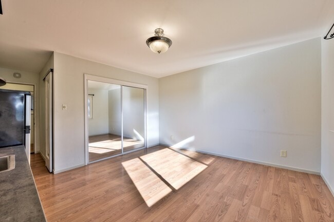 Building Photo - Light filled home+ Pet Friendly + Deck+ Lo...