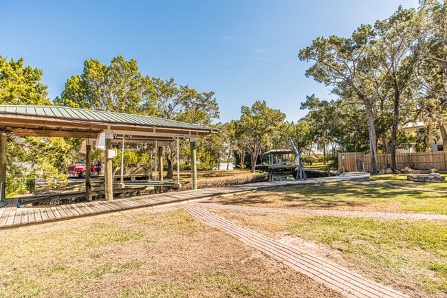 Building Photo - 2247 S Waterman Dr