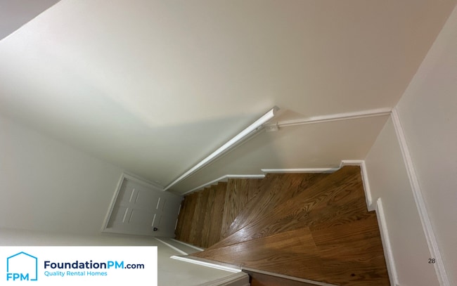 Building Photo - 7939 Dovie Ln