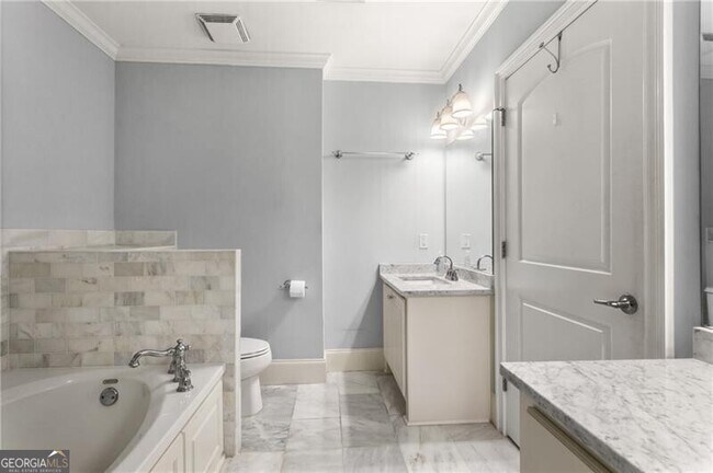 Building Photo - 2277 Peachtree Rd NE