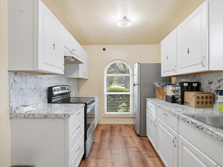 Building Photo - 5614 Christie Ln