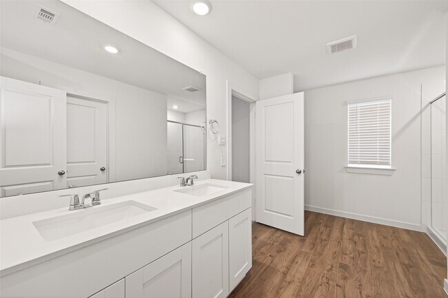 Building Photo - 3506 Blue Mockingbird St