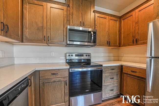 Building Photo - 3251 Lewis Ln
