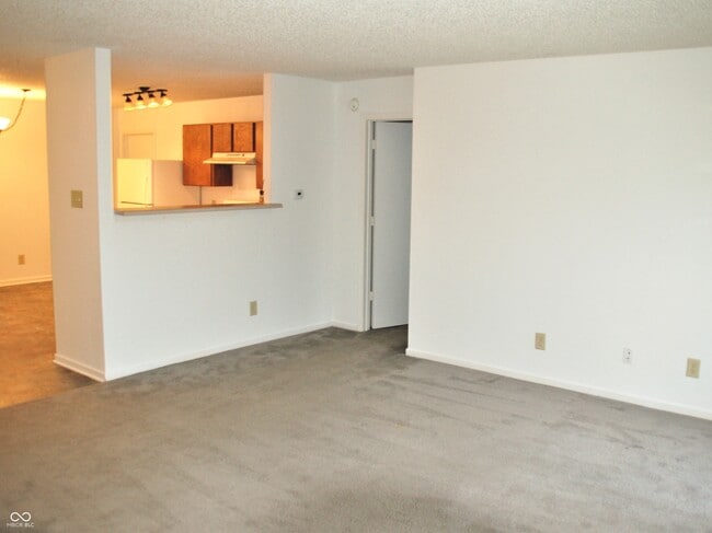 Building Photo - 8331 S Evening Dr