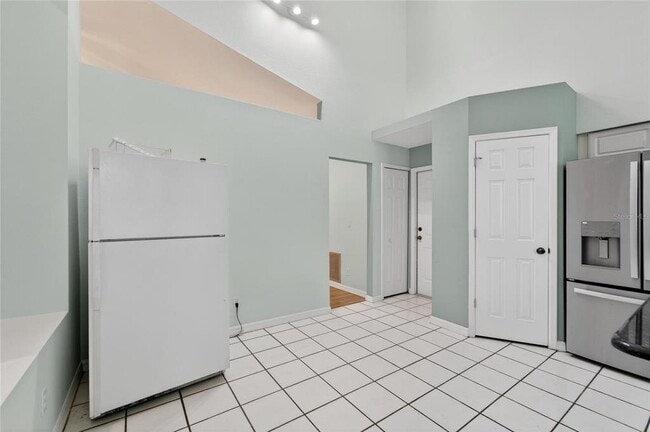 Building Photo - 4517 Oak River Cir