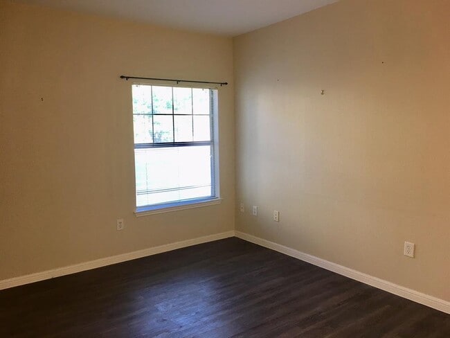 Building Photo - 2320 Gracy Farms Ln