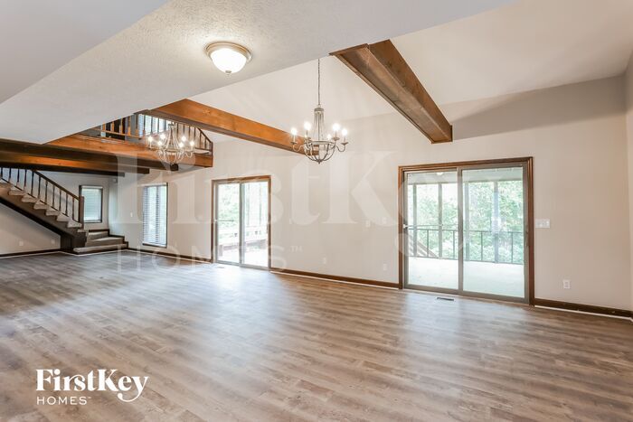 Building Photo - 4090 Essex Pl