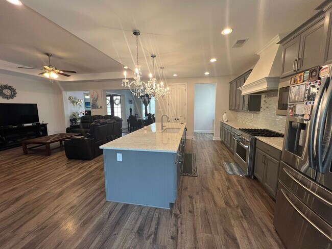 Building Photo - 10012 Adagio Cv