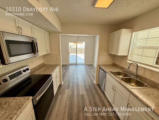 Building Photo - 10310 Draycott Ave