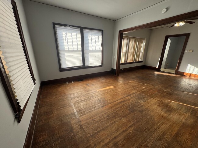 Building Photo - 24 Bremer-