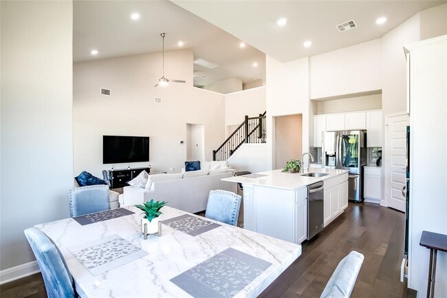 Building Photo - 16701 Casa Anna Dr.