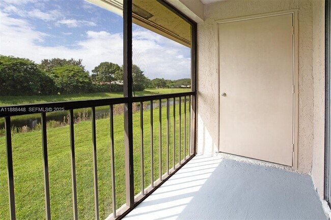 Building Photo - 9431 Boca Cove Cir