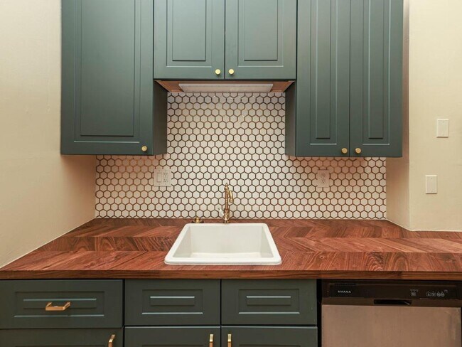 Building Photo - 5377 Fawn Ivey Ln