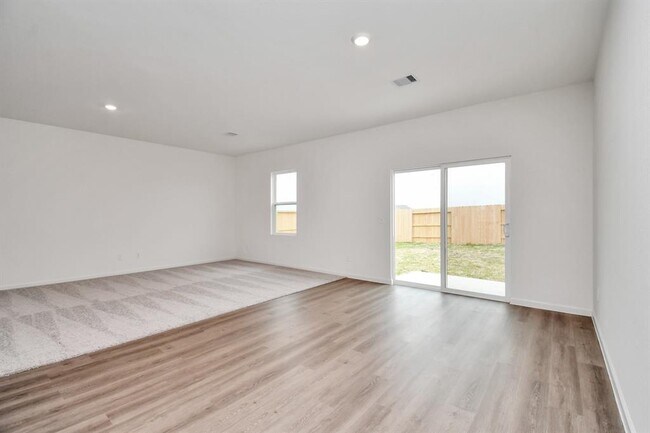 Building Photo - 5903 Grantgrala Dr