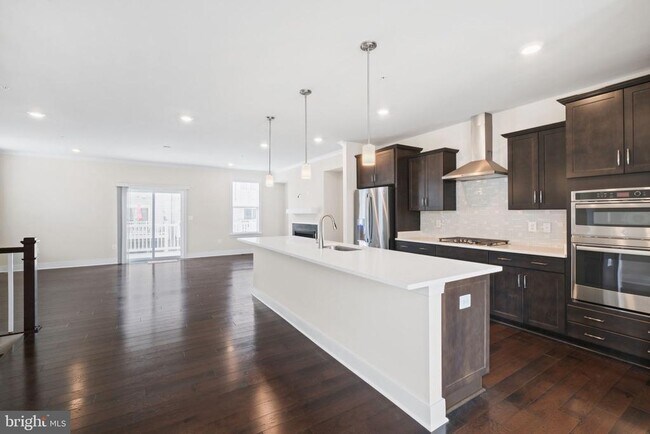 Building Photo - 143 Rubens Dr