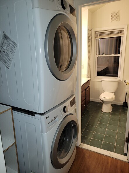 Washer/Dryer - 2316 Cambridge St