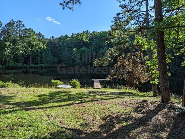 Building Photo - 1096 Boone Rd