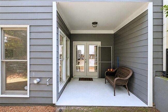 Building Photo - 2540 Village Creek Landing SE