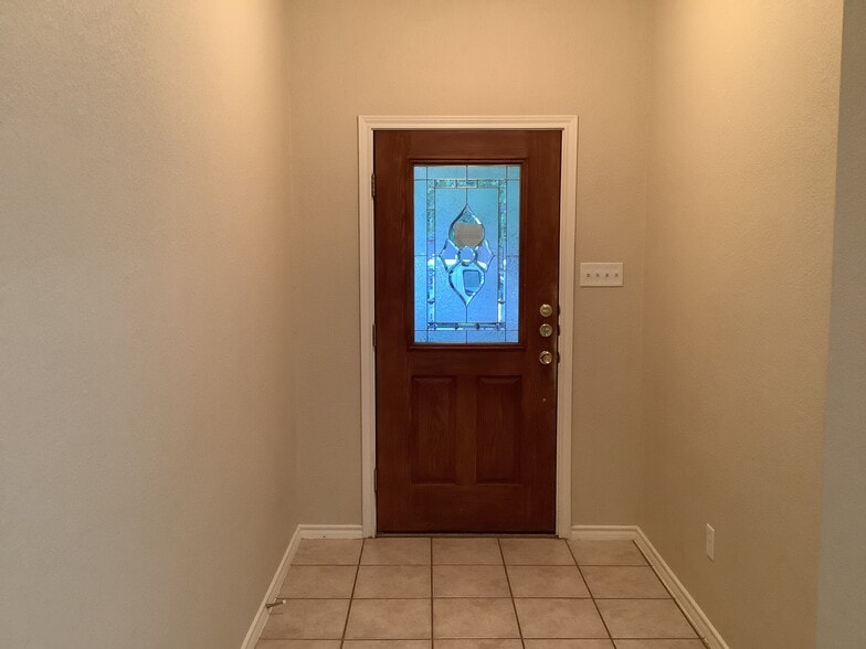 Building Photo - 4410 Shady Elm Dr