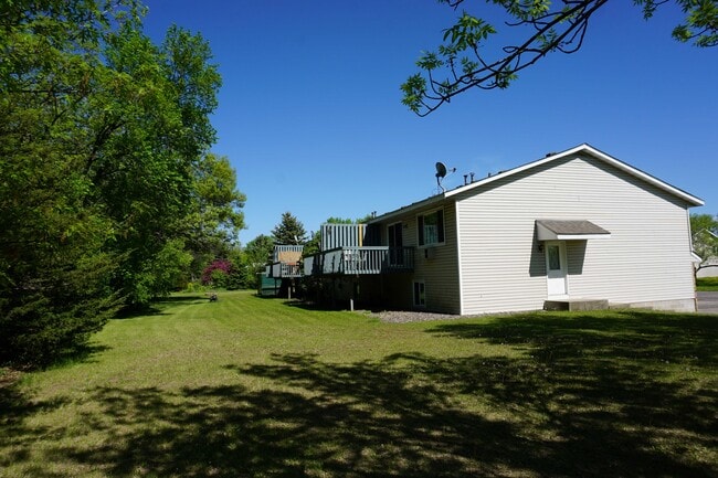 Building Photo - 220 Leighton Dr