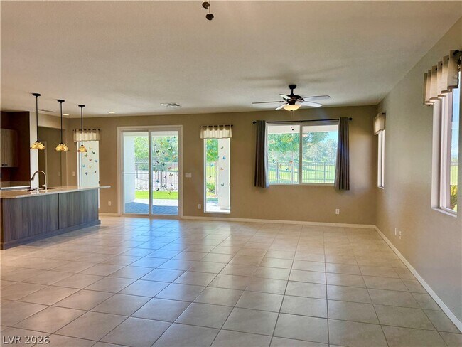 Building Photo - 5025 E Beacon Ridge Dr