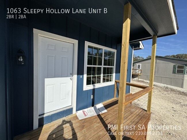 Building Photo - Brand new duplex unit available near Canyo...