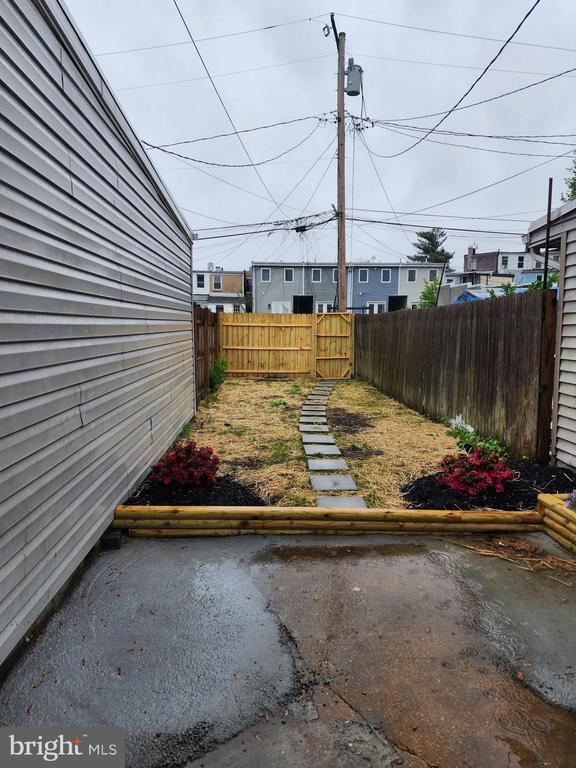 Building Photo - 3321 Paine St