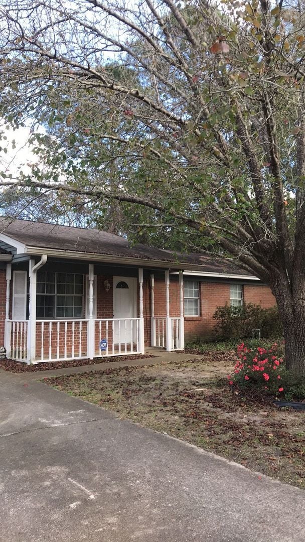 Primary Photo - Single family home!