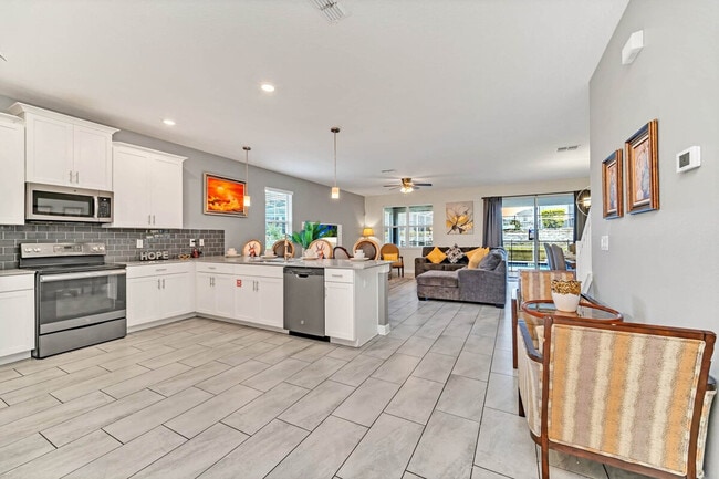 Building Photo - 9032 Stinger Dr