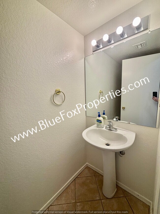 Building Photo - 8552 N Winchester Creek Dr