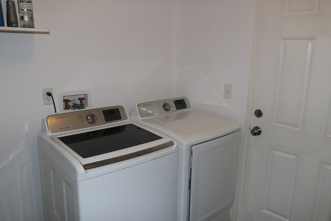 Building Photo - 2736 WA-109