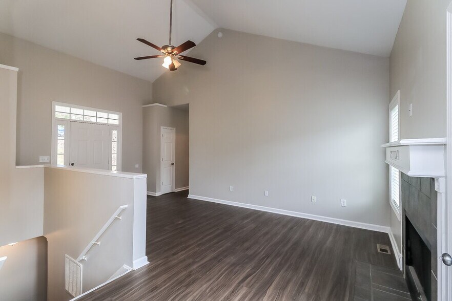 Building Photo - 36 Hickory Hollow SW
