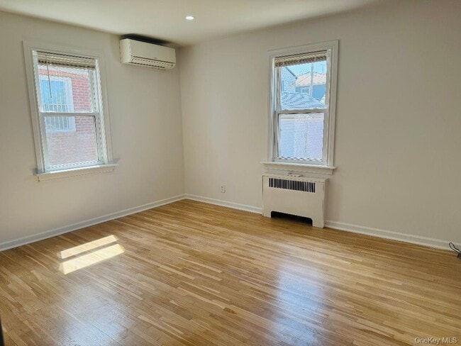 Building Photo - 80-12 188th St