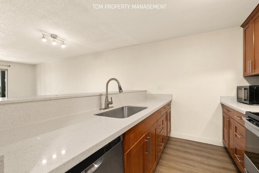 Building Photo - 31003 14th Ave S