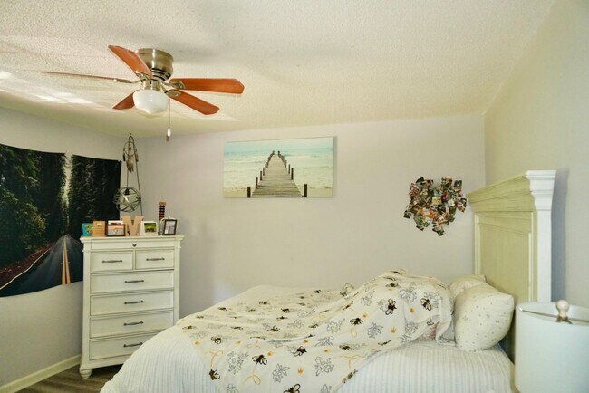 Building Photo - Gorgeous Condo Located in the Seascape community