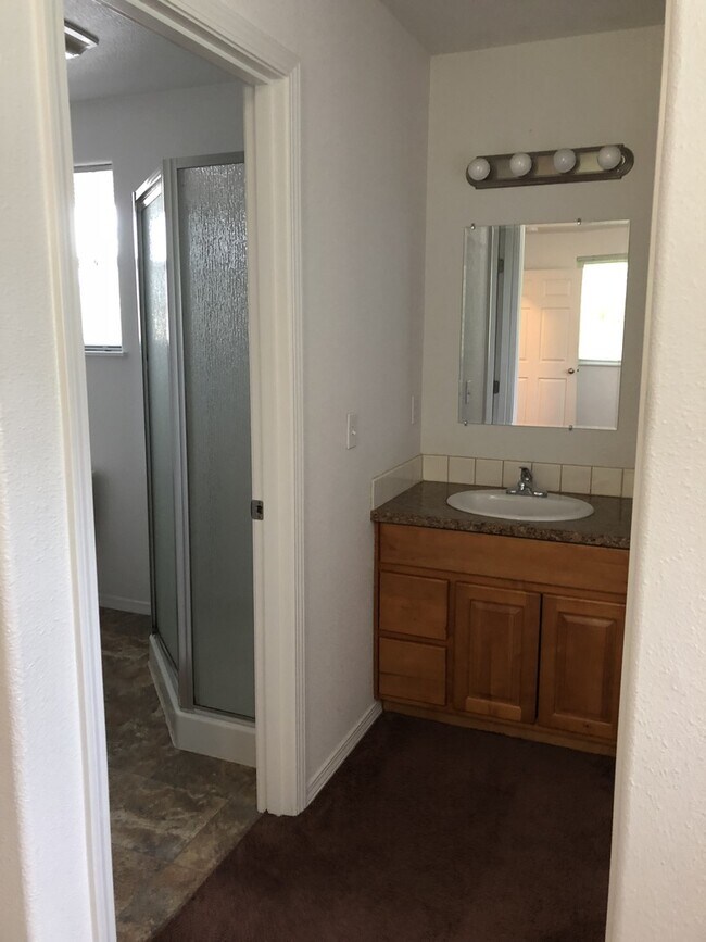 Building Photo - 247s59