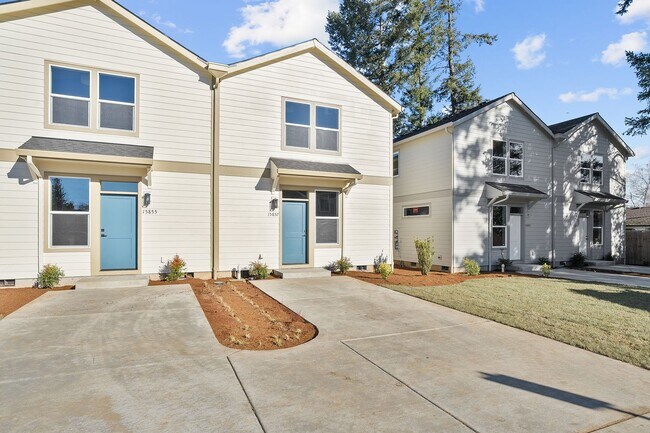 Building Photo - 2 Weeks Free W/ Approved Application By 08...